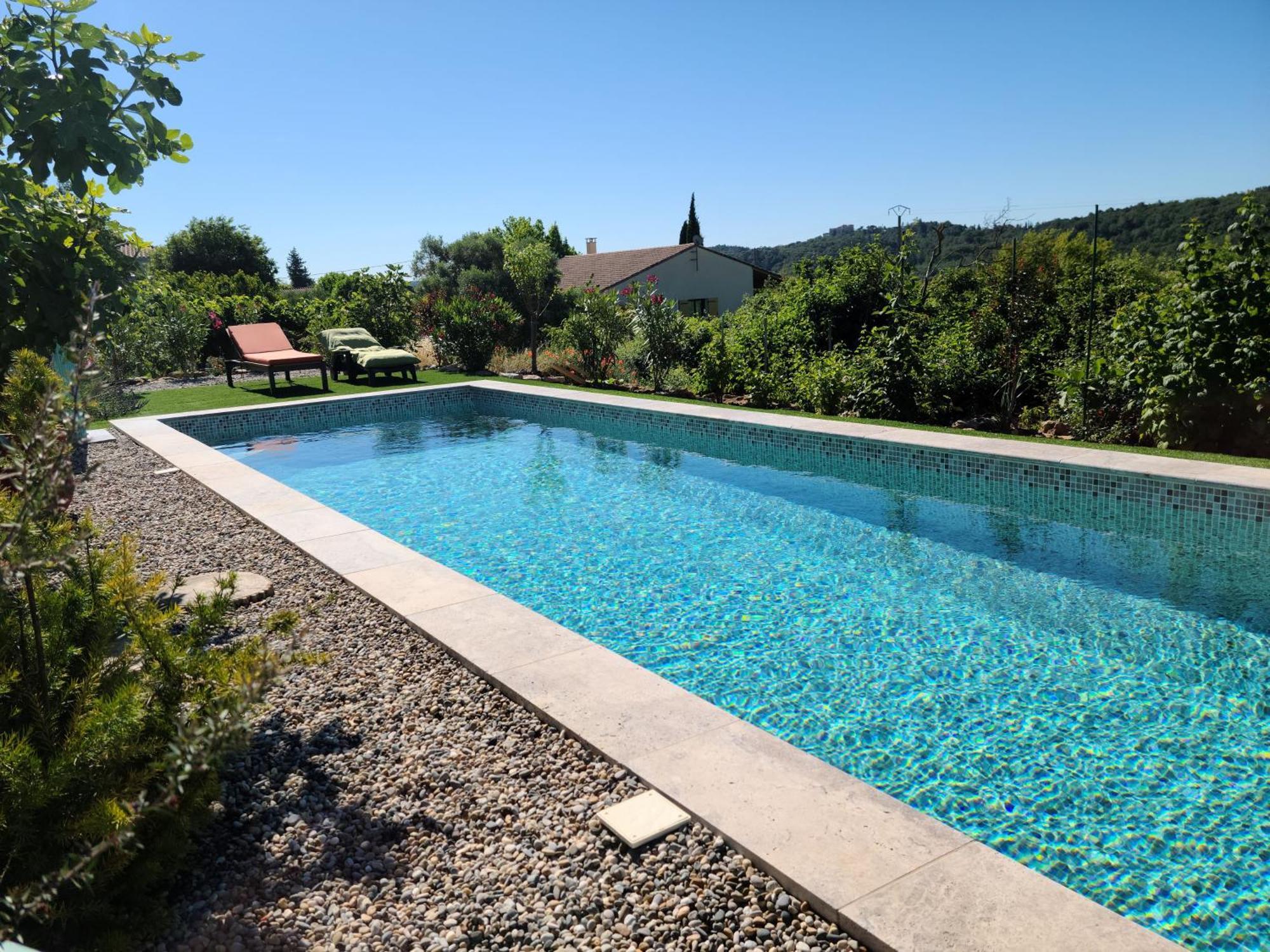 לינה וארוחת בוקר Saint-Laurent-la-Vernède Les Papillons D'Uzes מראה חיצוני תמונה